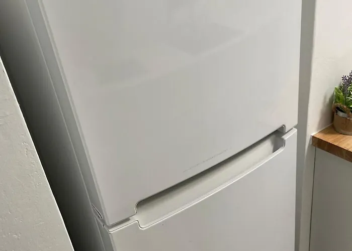 Adorable One Bedroom With Parking * Phoenix